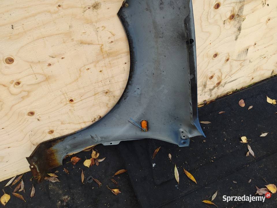 FORD FIESTA MK6 LIFT Q1 5D BŁOTNIK PRZÓD PRAWY Zbierkowo
