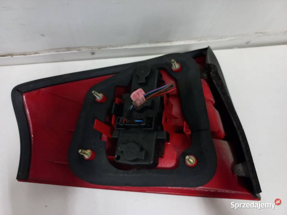 LAMPA PRAWY TYŁ BŁOTNIK AUDI A6 C5 SEDAN Lampy tylne Chełm