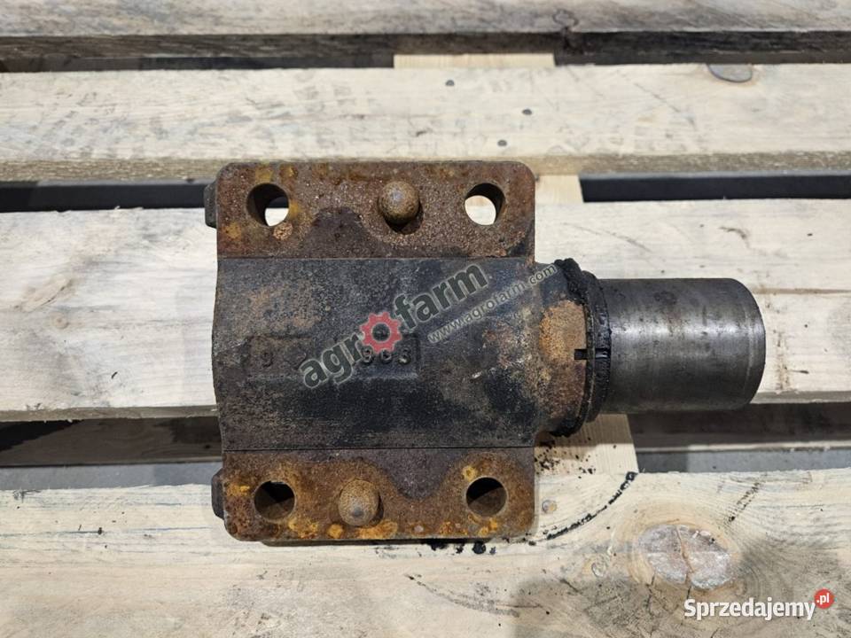 Wspornik osi przedniej Case Maxxum 115 120 125 Byków