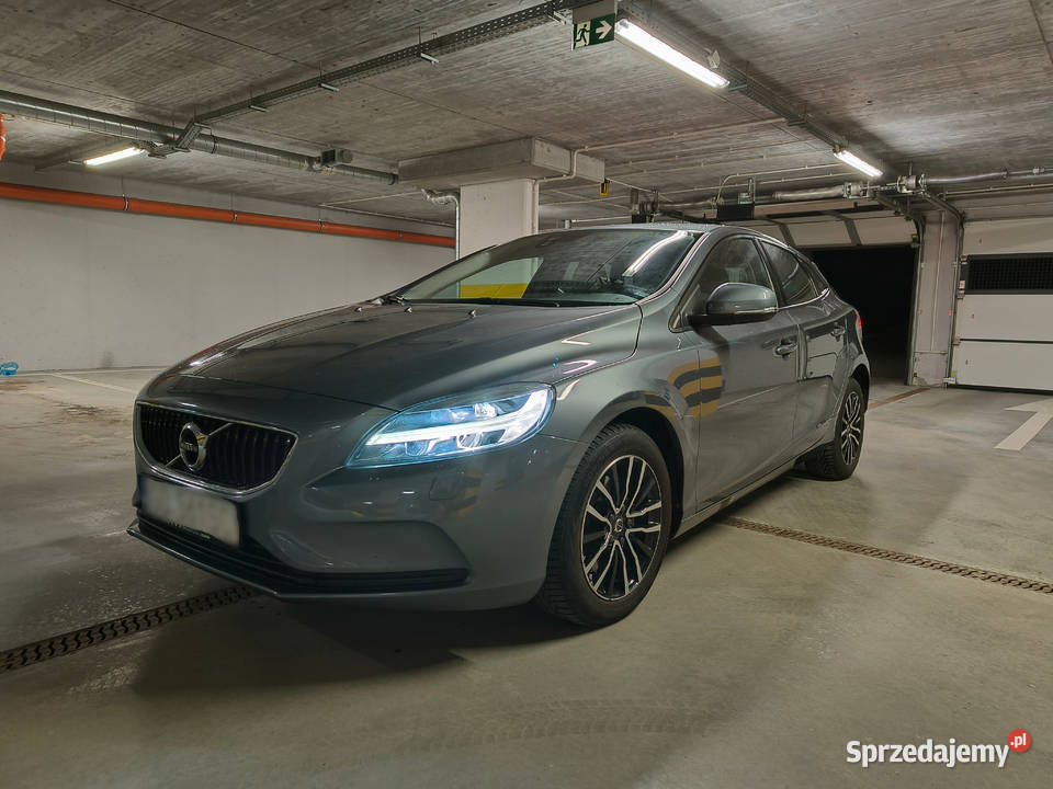 Volvo v40 Momentum 84 przebiegu Ozorków sprzedam