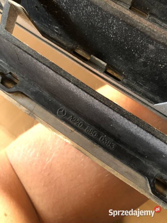 ATRAPA GRILL A2208800383 MercedesBenz Sklasa IV osobowe Kozy