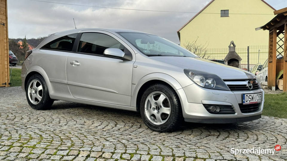 Opel Astra GTC 14 Benz 90 ZAREJESTROWANY w Strzegom