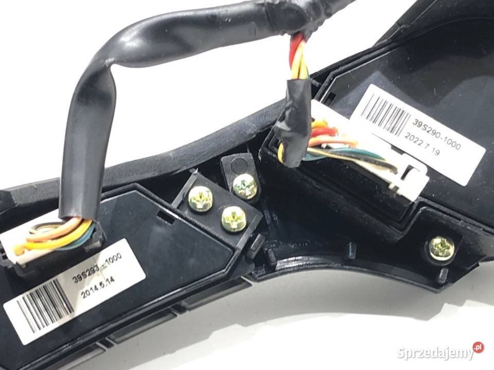 PRZEŁĄCZNIKI KIEROWNICY HYUNDAI SANTA FE III osobowe Wyposażenie wnętrza podkarpackie