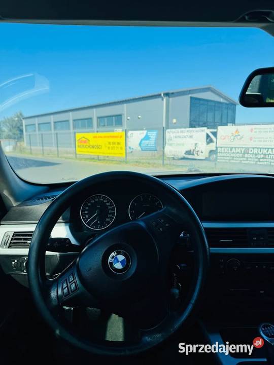Bmw E90 320i 150 koni manualna