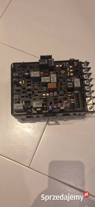 DODGE RAM SKRZYNKA BEZPIECZNIKÓW 68467638AA terenowe Rybnik