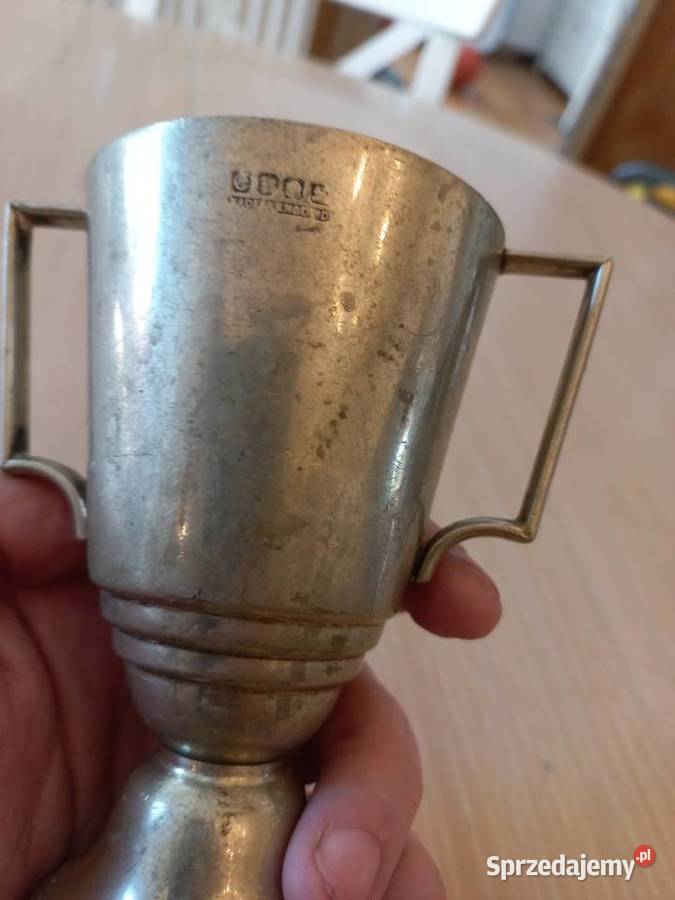 Posrebrzany puchar Angielski z 1941 z Zawodów