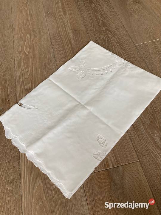 Obrus ręcznie haftowany Skierniewice