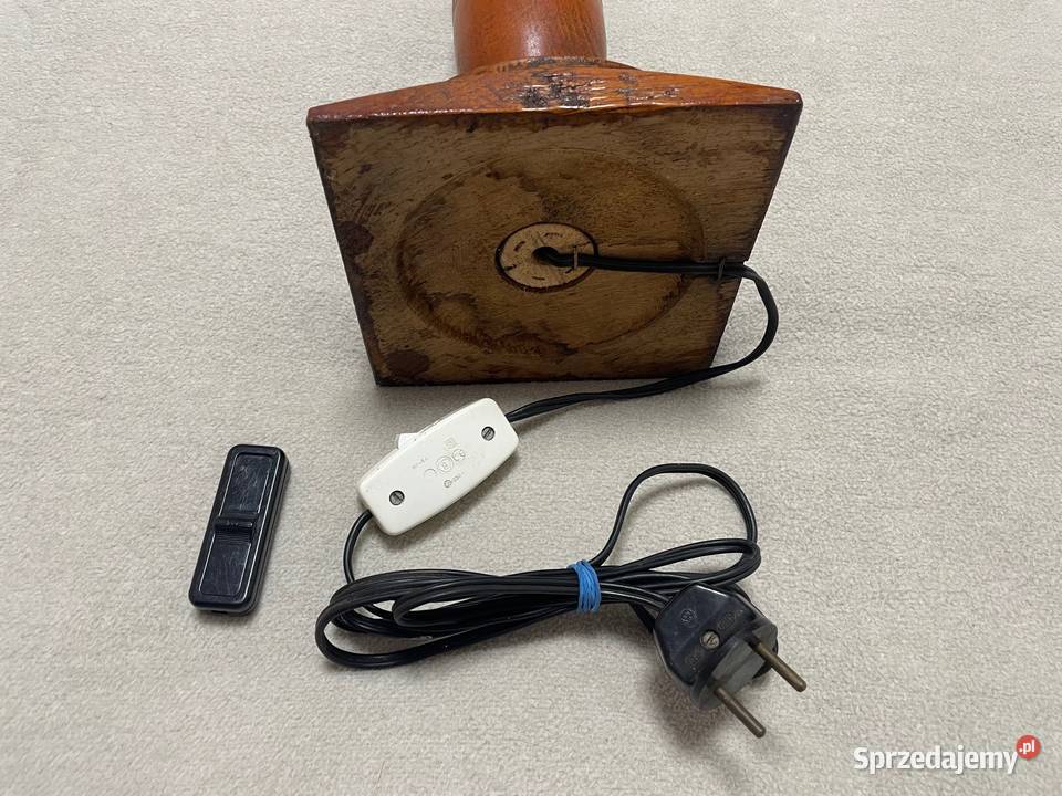 Stara lampa PRL drewniana 50 Lampy stołowe i nocne Kołobrzeg