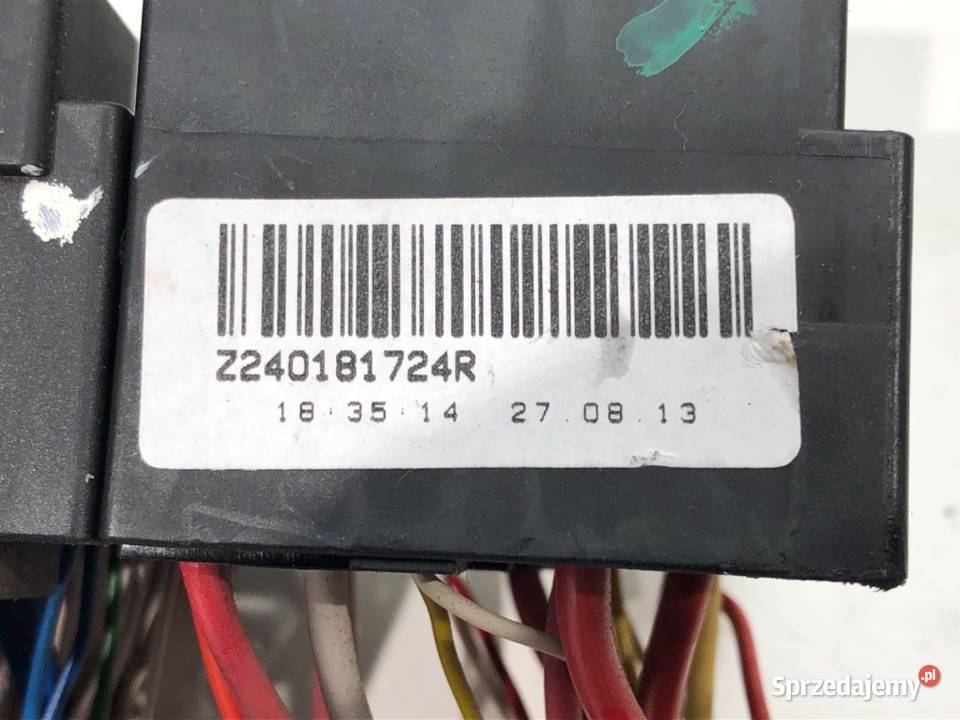 SKRZYNKA BEZPIECZNIKÓW RENAULT CLIO IV