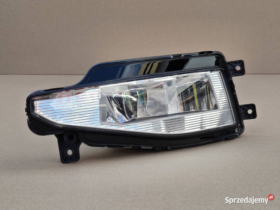 VW PASSAT B8 LIFT HALOGEN LEWY LED LAMPA LEWA osobowe Bieleń