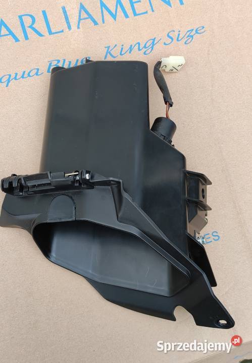 YAMAHA X 18 SCHOWEK WYPEŁNIENIE LEWY Siemianowice Śląskie