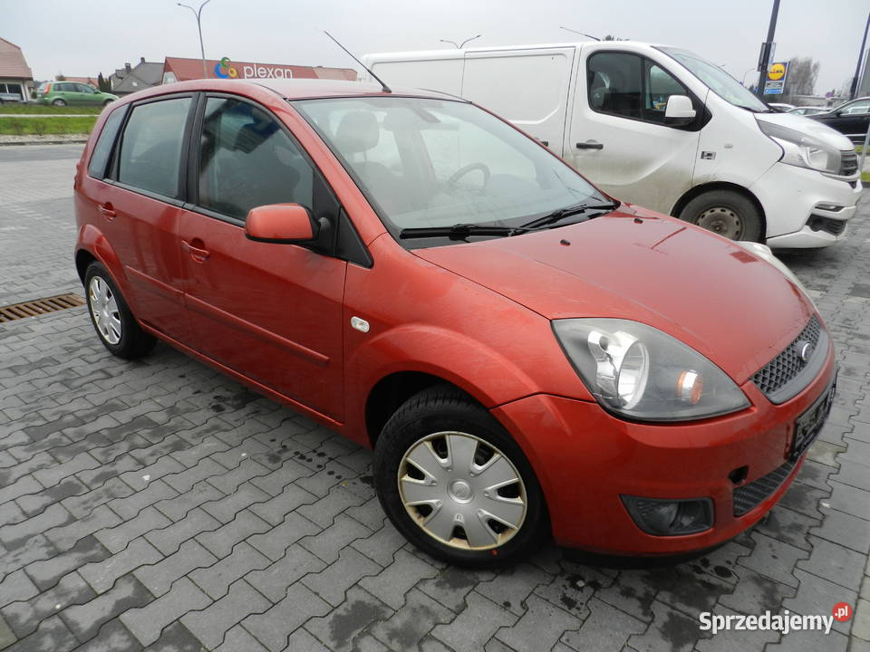 Ford Fiesta 13i 5 drzwi klimatyzacja 102000km sprzedam