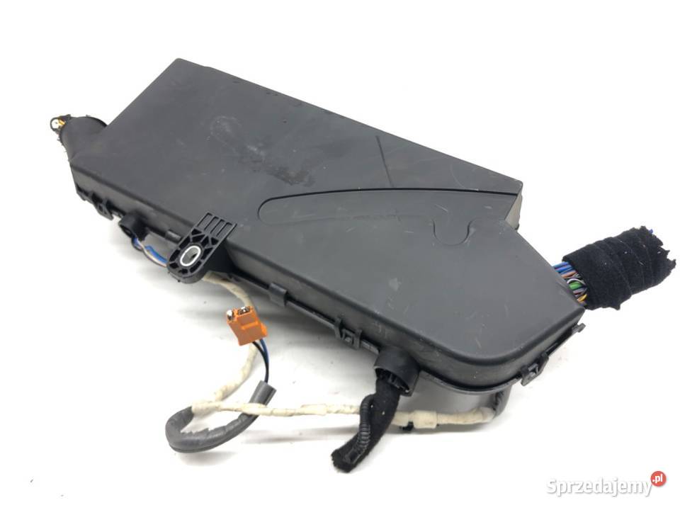 SKRZYNKA BEZPIECZNIKÓW JAGUAR FPACE SUV 20 180