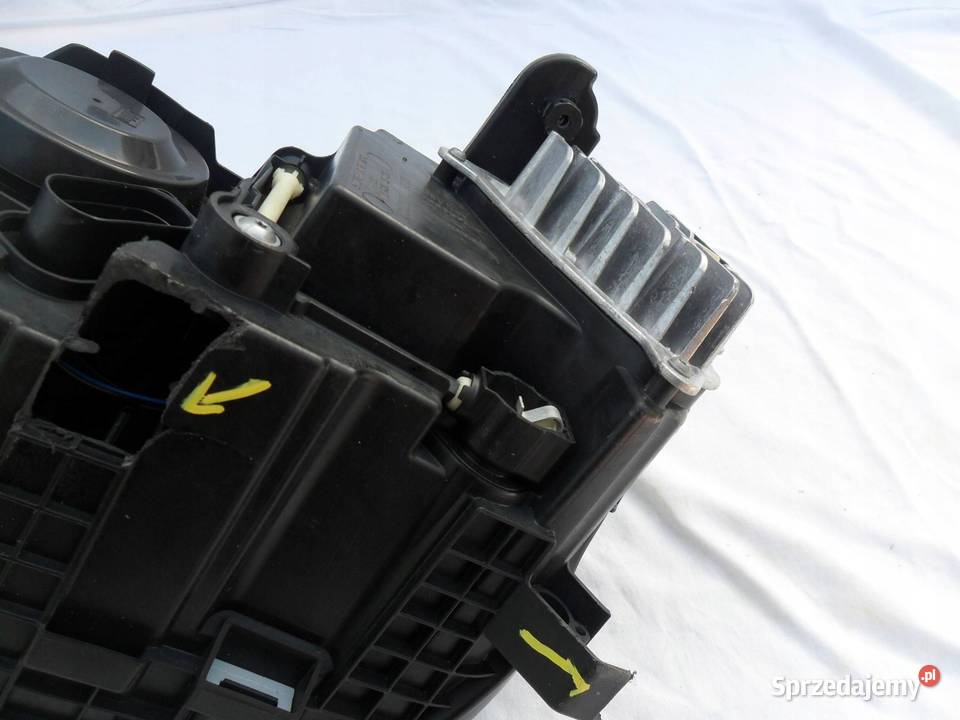 REFLEKTOR PRZÓD STRONA PRAWA VOLKSWAGEN TROC Lampy przednie Nowy Tomyśl