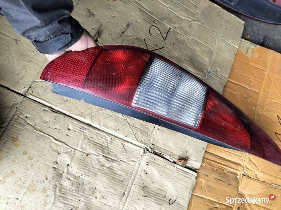 MONDEO MK3 KOMBI LAMPA LAWA LEWY TYŁ Kamień-Kolonia