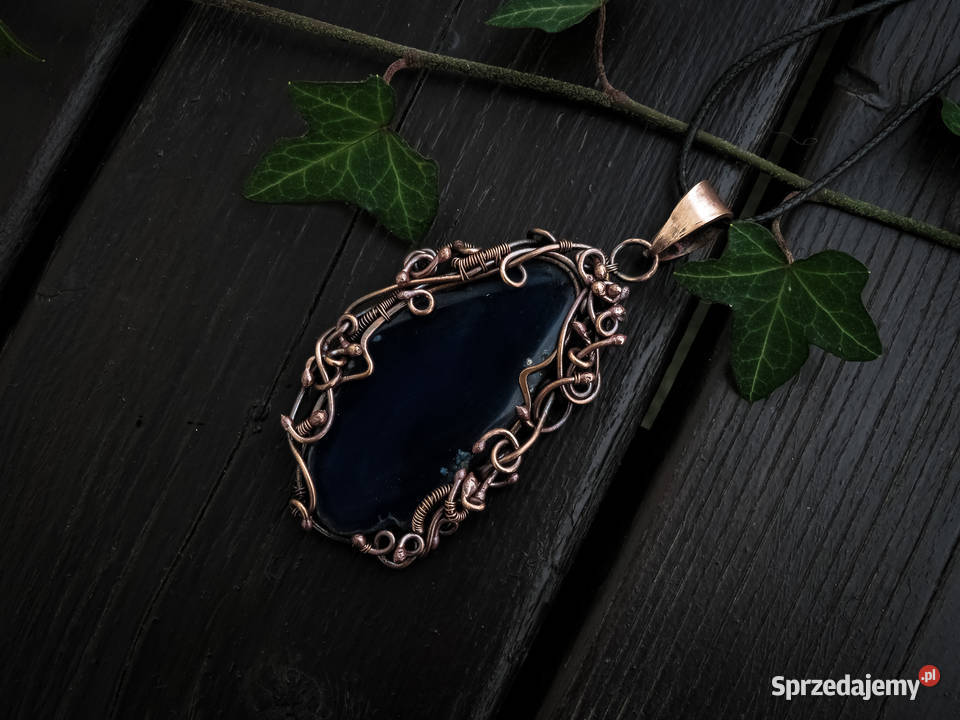 Unikatowy miedziany wisior z niebieskim agatem Kraków