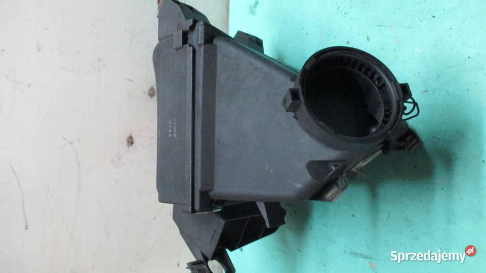 AUDI A4 S4 B5 27 B 99r obudowa filtra powietrza