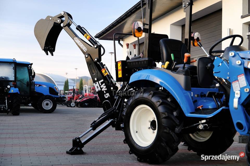 LS Tractor XJ25 MEC 4x4 244 ładowacz czołowy LS Tajęcina