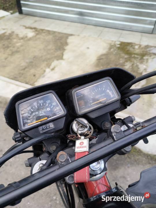 Yamaha XT600 na chodzie z papierami do mazowieckie Halinów