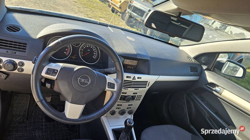 Opel Astra III GTC 16 Enjoy GAZ Iława