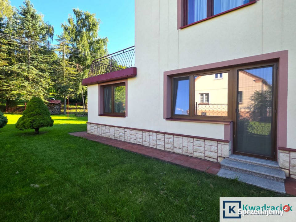 Dom wolnostojący 180m2 Besko 3 piętra i więcej