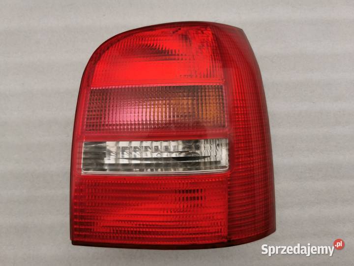 Lampa Prawy Tył Tylna Prawa Audi A4 B5 Avant