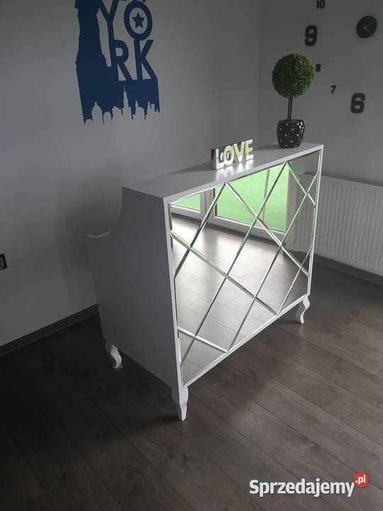 Stolik kosmetyczny z lustrem fazowanym nowy Gowidlino