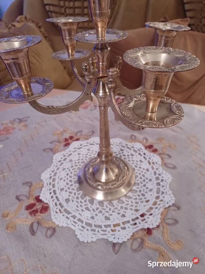 Piękny duży świecznik mosiężny