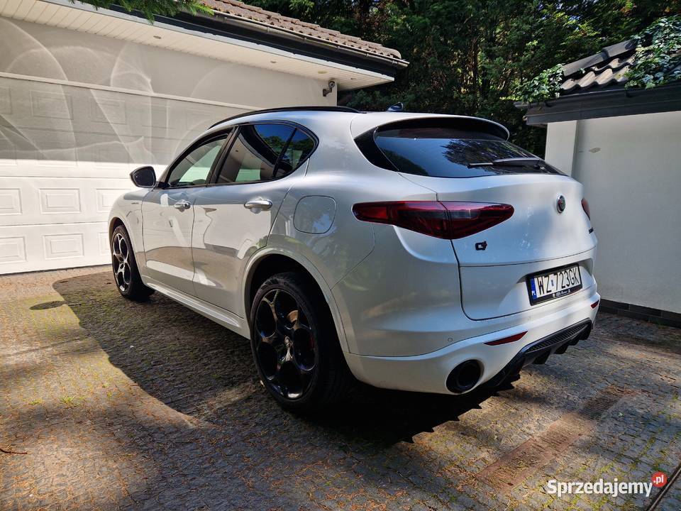 Alfa Romeo Stelvio pełna serwis w ASO Samochody osobowe mazowieckie Warszawa