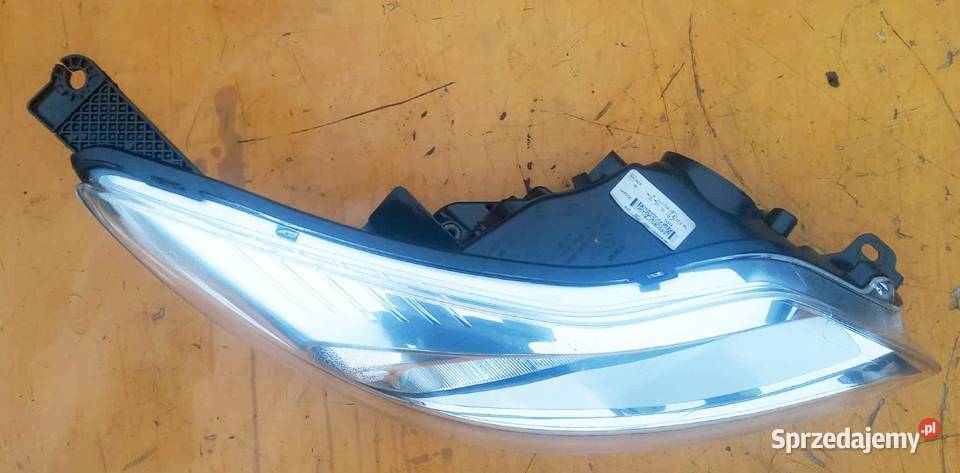 FORD FOCUS MK3 LAMPA REFLEKTOR PRAWY PRZÓD Lampy przednie Radom sprzedam