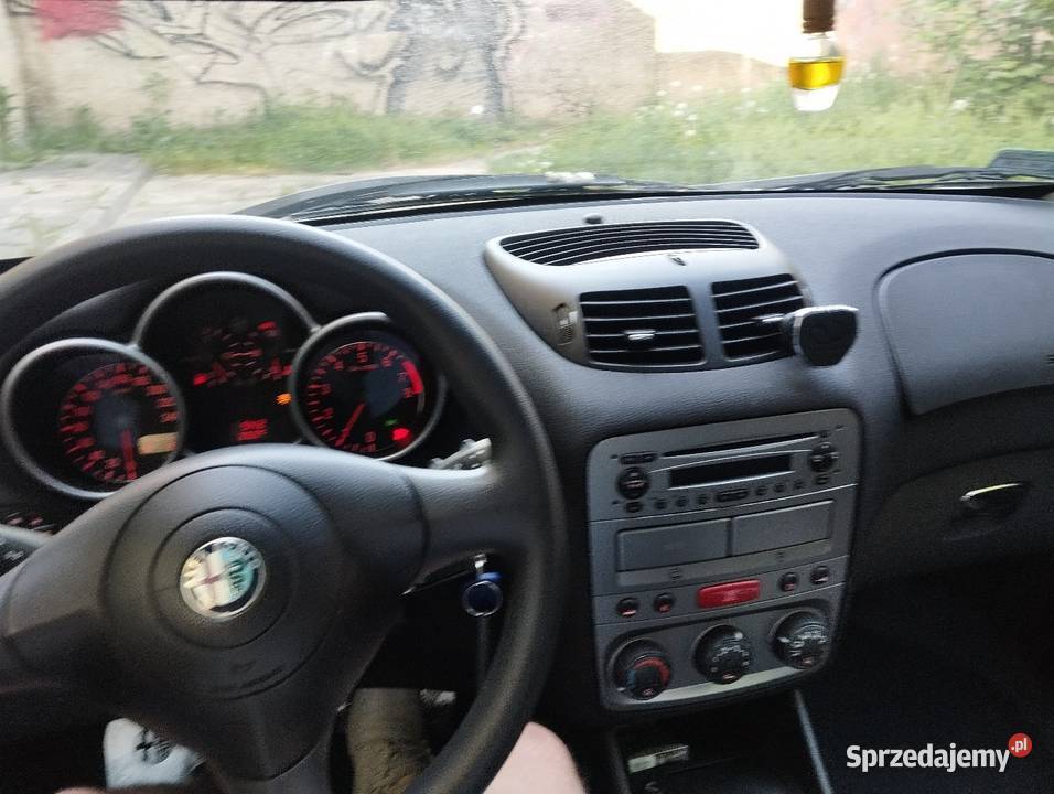 Sprzedam Alfa 147 16 benzyna 2004 r poduszka powietrzna