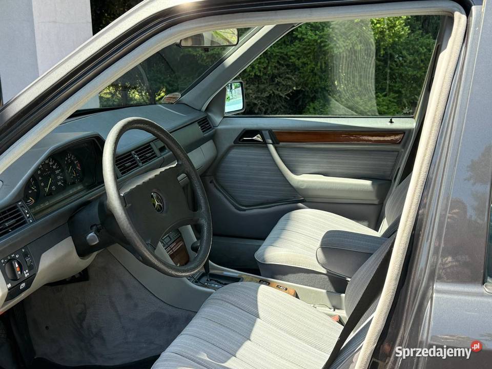 MercedesBenz W124 300E 1988