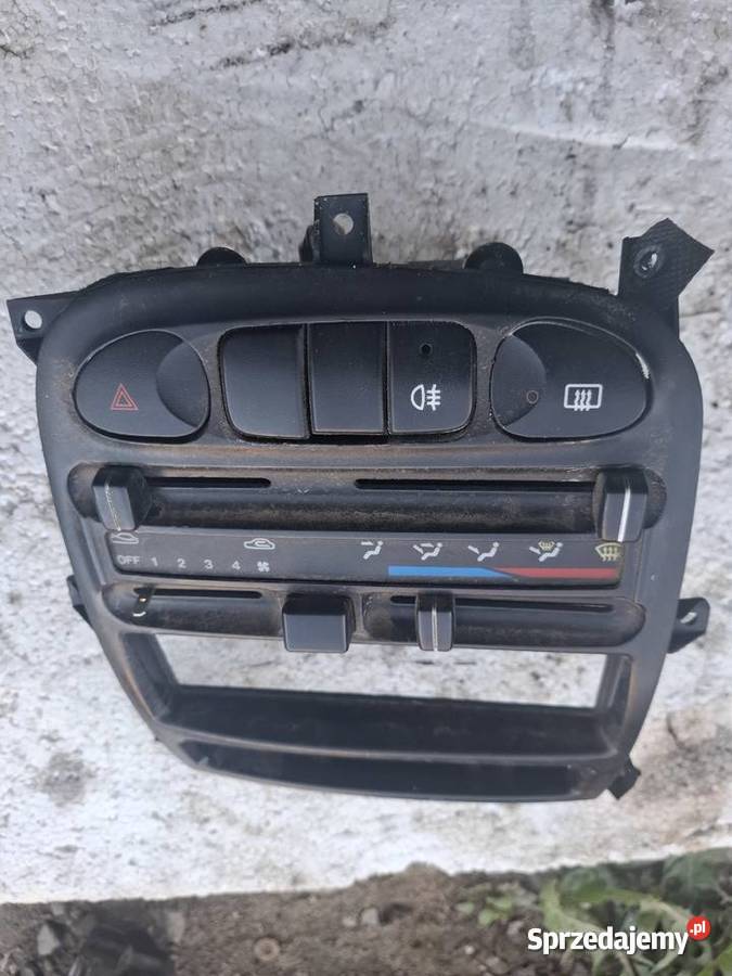 Panel Ramka sterowania nawiewu Hyundai H1 osobowe Wisznice