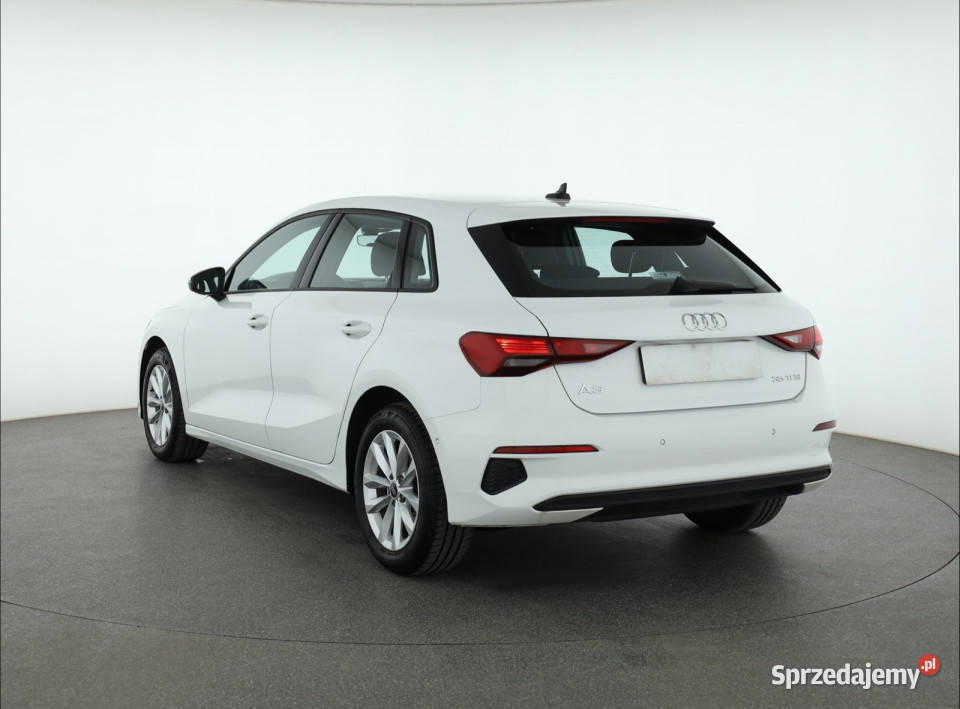 Audi A3 35 TFSI centralny zamek