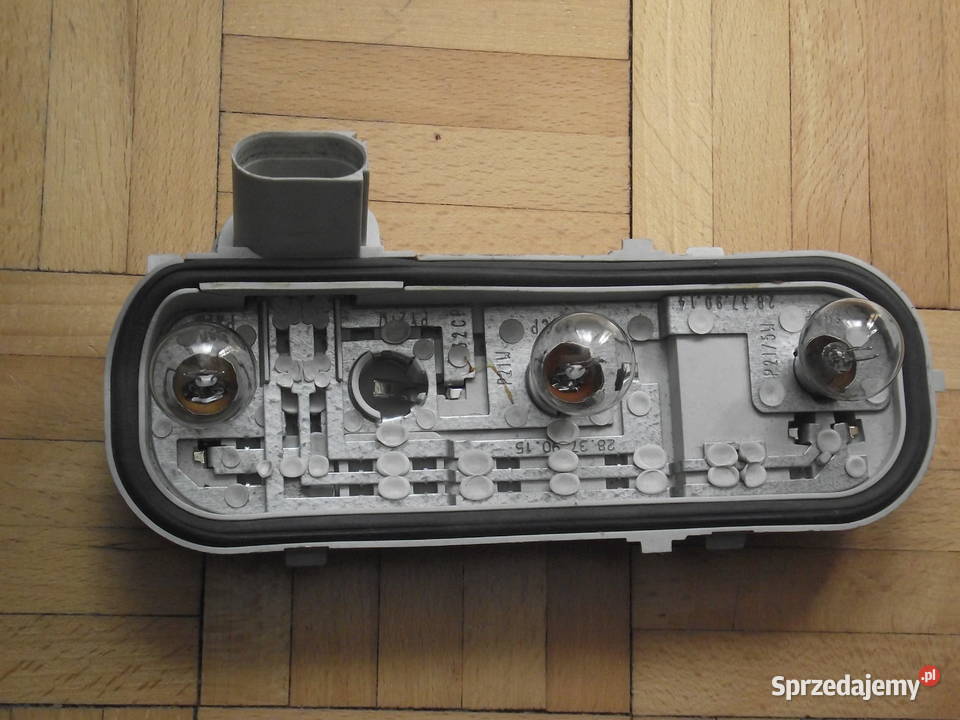 Audi A4 Oprawa żarówek lampy tylnej osobowe Wrocław sprzedam