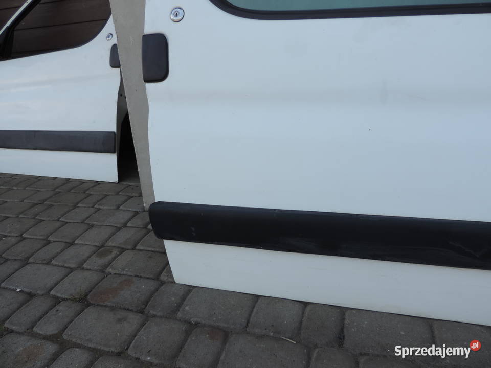 PEUGEOT PARTNER 1 LIFT DRZWI PRAWE PRZEDNIE Rok produkcji 2004 Nowy Sącz