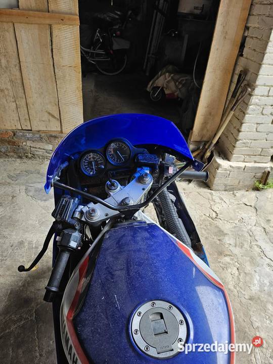 Yamaha FZR 750 749cm3