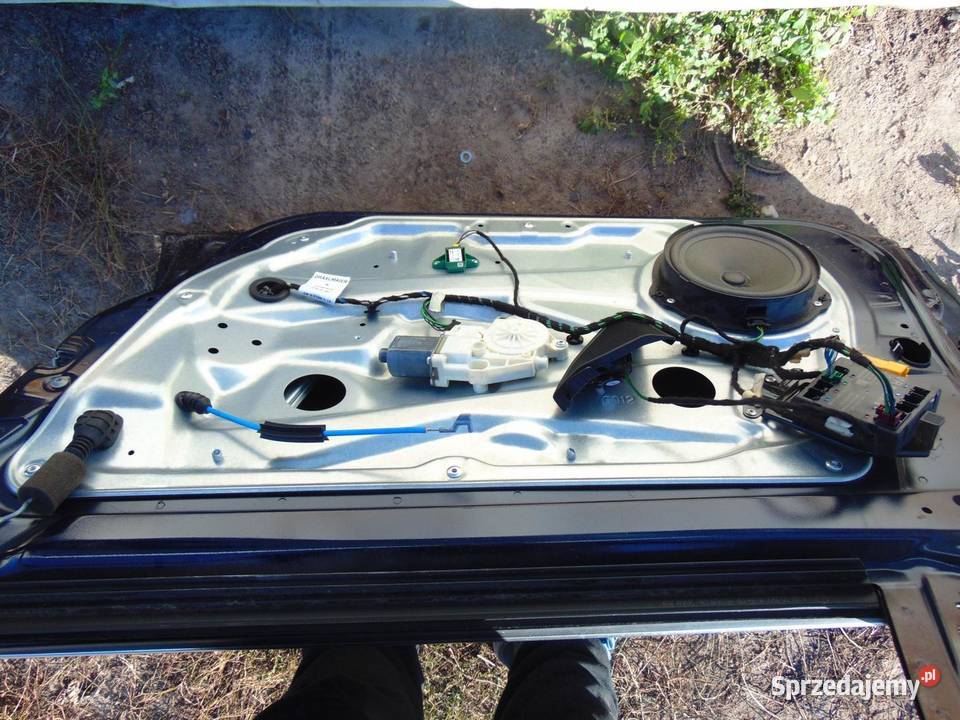 DRZWI PRAWY PRZÓD 890 MERCEDES W212 osobowe sprzedam