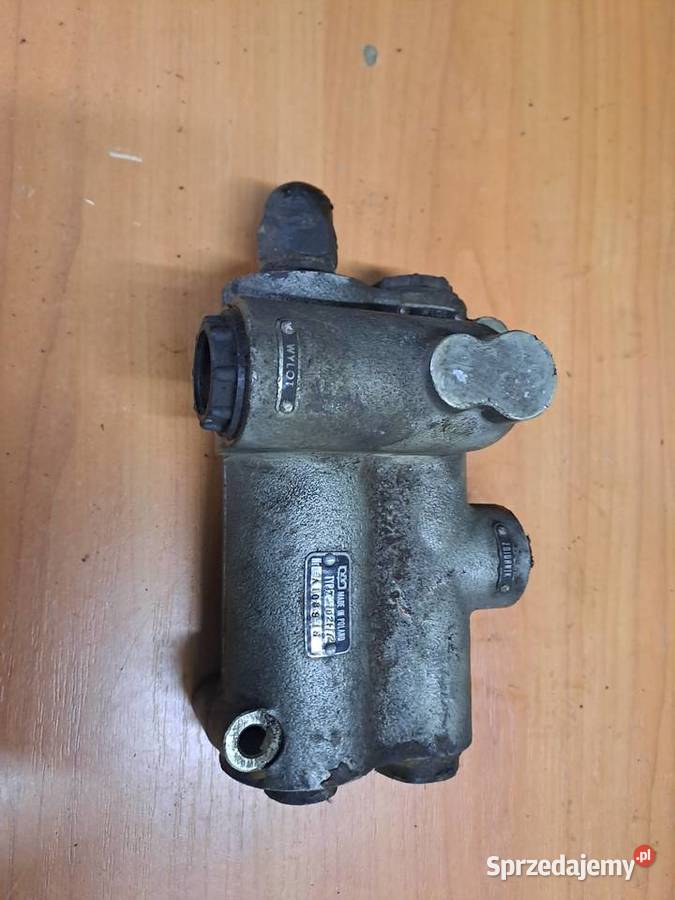 Zawór hydrauliczny Z102F Zawór PZL Hydral Z 102 Poznachowice Dolne