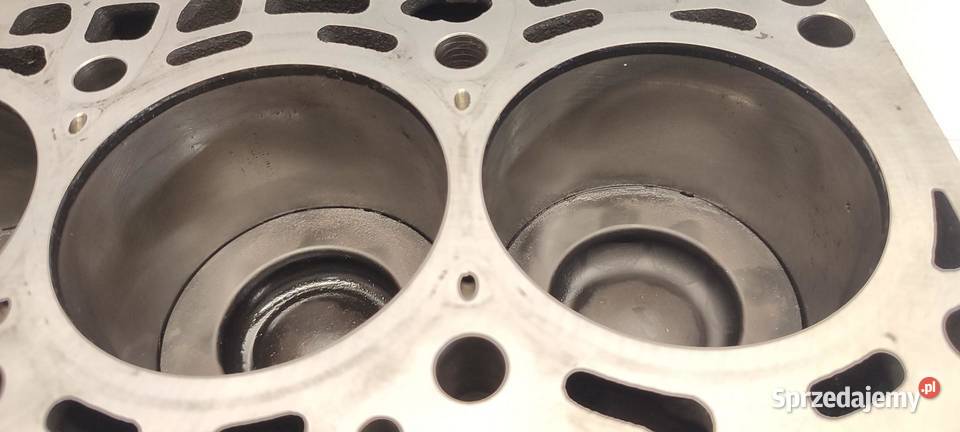 SKODA SUPERB 4 BLOK SILNIKA 05L103011D