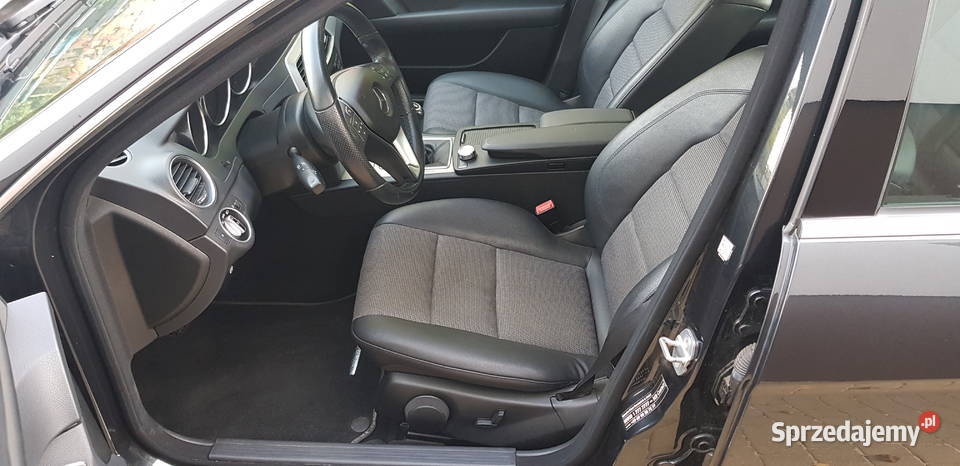 Mercedes w204 18 CGi z Niemiec uszkodzony silnik Klasa C Tarnowskie Góry