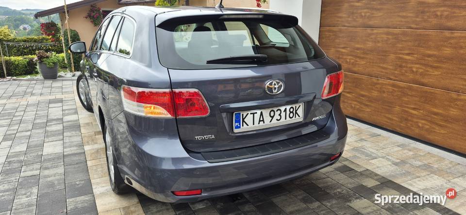 TOYOTA AVENSIS T27 KOMBI 1 WŁ LPG GWARANCJA Tarnów sprzedam