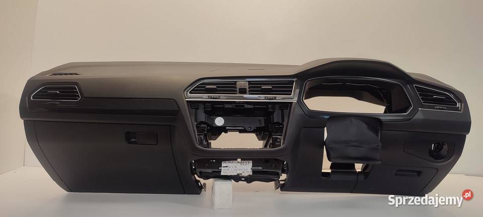 VW TIGUAN II DESKA KOKPIT RHD ANGLIK 5NC857003 Deski rozdzielcze, konsole