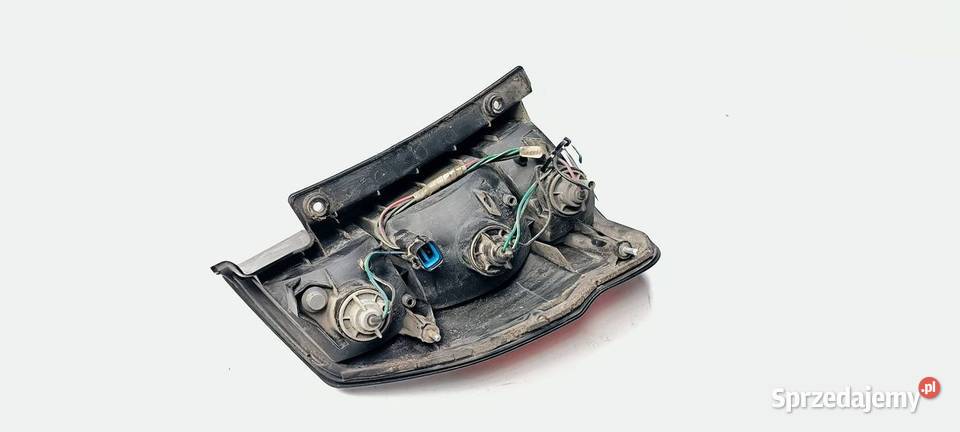 LAMPA PRAWA TYŁ MITSHUBISHI MONTERO Lipno