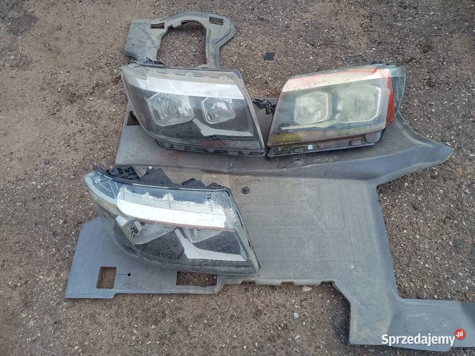 Uszkodzone lampy przednie VW crafter 19