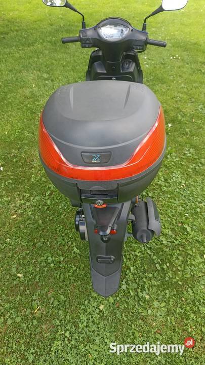 Peugeot Tweet 125 RS skuter na katB Peugeot Zamość