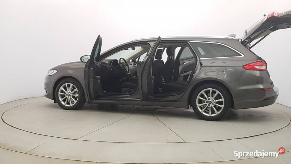 Ford Mondeo 20 EcoBlue Titanium Z polskiego światła przeciwmgielne