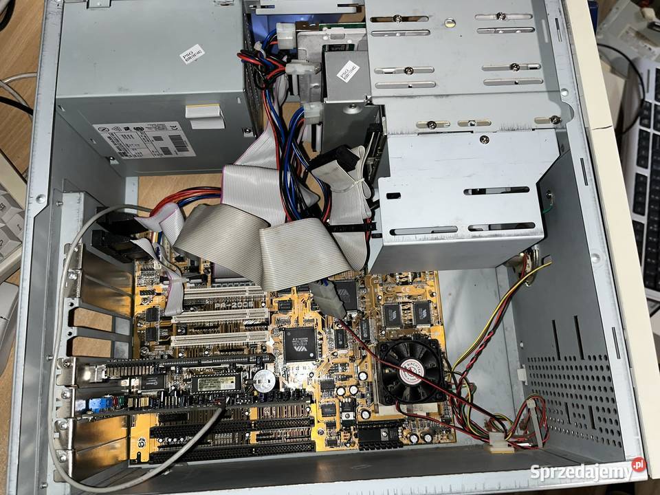Zabytkowy komputer PC AT Lifetec Cyrix 120MHz Brzana