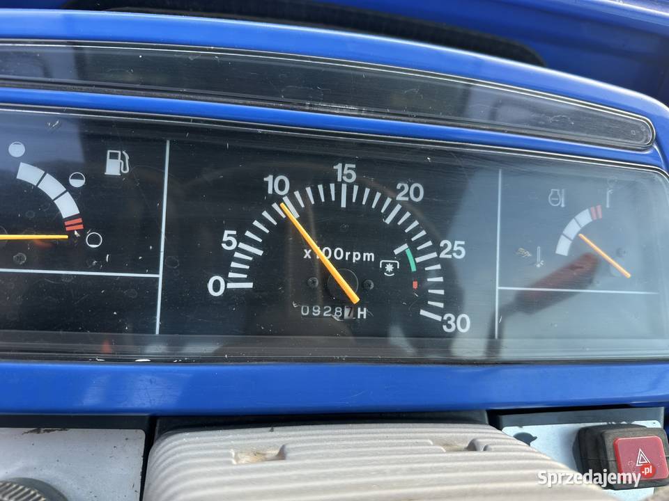 Iseki 4260 z ogrzewaną kabiną 30 mini traktorek Iseki Kościan