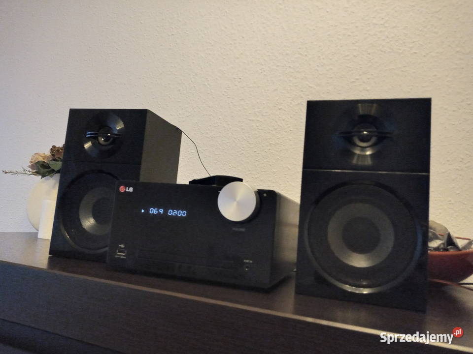 używana wieza HIFI LG 40 W wieza domowa stan 1 mazowieckie
